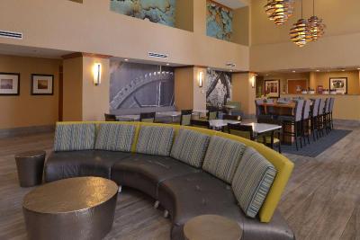 Hampton Inn & Suites Bakersfield North Airport