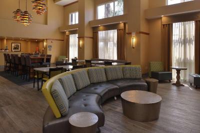 Hampton Inn & Suites Bakersfield North Airport