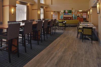 Hampton Inn & Suites Bakersfield North Airport