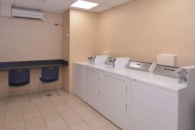 Hampton Inn & Suites Bakersfield North Airport