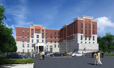 Hampton Inn & Suites Cincinnati Uptown University
