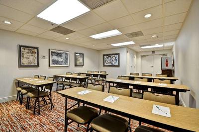 Homewood Suites by Hilton Phoenix-Biltmore