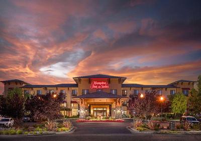 Hampton Inn & Suites Windsor - Sonoma Wine Country