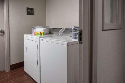 Hampton Inn Louisville I-65 @ Brooks Rd.