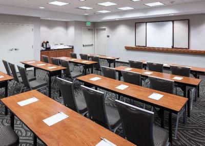 Hampton Inn & Suites Tulare