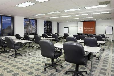 DoubleTree Suites by Hilton & Conf Ctr Chicago