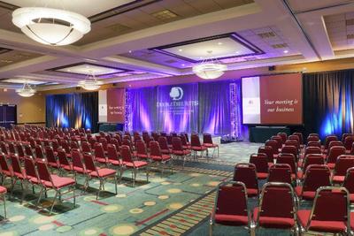 DoubleTree Suites by Hilton & Conf Ctr Chicago