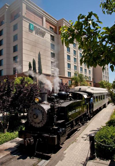 Embassy Suites by Hilton Sacramento Riverfront Pro