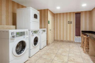 Homewood Suites by Hilton Sacramento Airp Natomas
