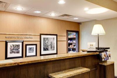 Hampton Inn & Suites Chicago St. Charles