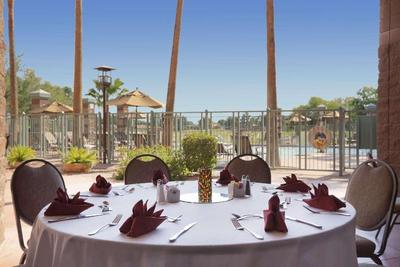 Embassy Suites by Hilton Phoenix Scottsdal