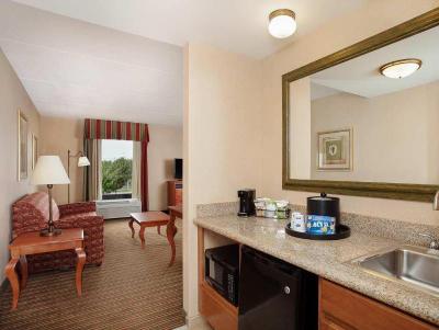 Hampton Inn & Suites Chicago Libertyville
