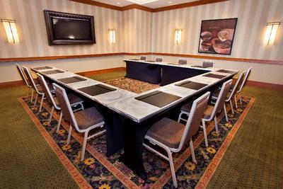 Hilton Suites Chicago/Oak Brook