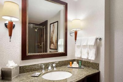 Hilton East Brunswick Hotel & Executive Meeting