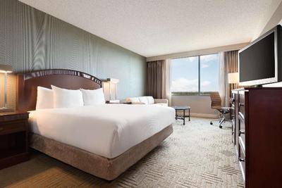Hilton East Brunswick Hotel & Executive Meeting