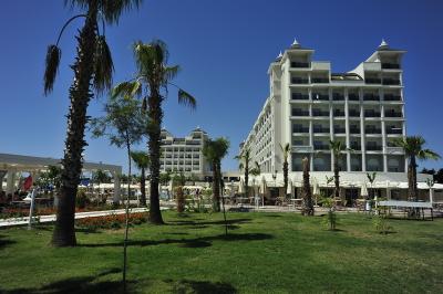 Lake & River Side Hotel & Spa