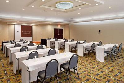 DoubleTree by Hilton Hotel Fayetteville