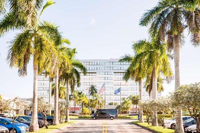 Hilton Palm Beach Airport