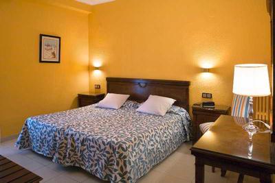 Rovira Hotel
