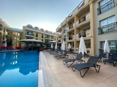 Club Karakas Apart