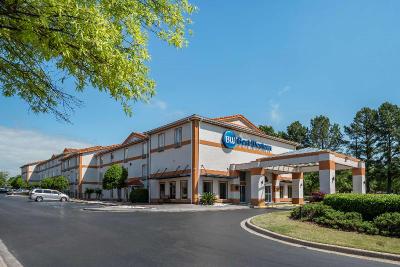 Best Western Carlton Suites