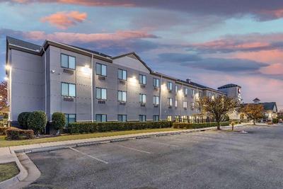Best Western Plus Castlerock Inn & Suites