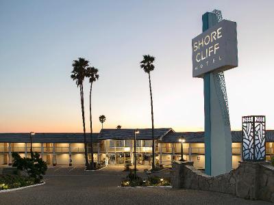 Shore Cliff Hotel