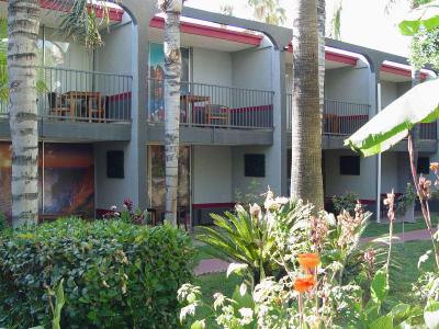 Hiltop Hotel 