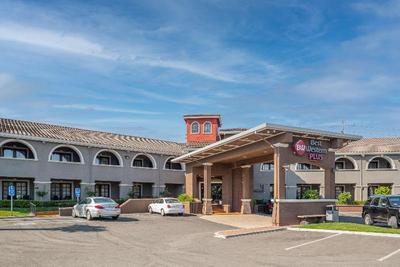Best Western Plus Brookside Inn