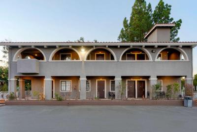 Best Western Plus Brookside Inn