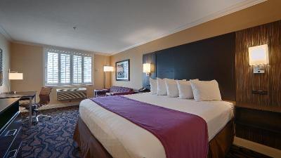 Best Western Plus Airport Plaza