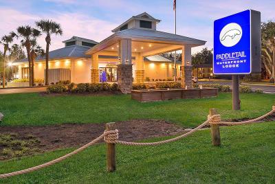 PaddleTail Waterfront Lodge Trademark Collection