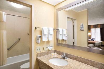 Days Inn by Wyndham Jacksonville Airport