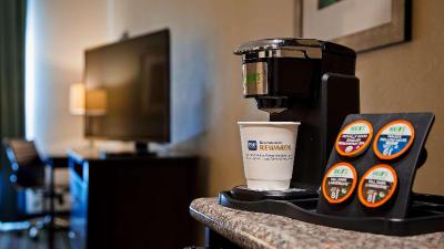 Best Western Plus Chain Of Lakes Inn & Suites