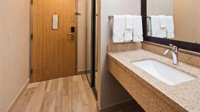 Best Western Plus Cottontree Inn