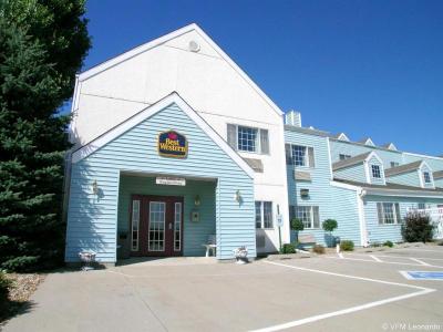 Days Inn & Suites by Wyndham Williamsburg IA North