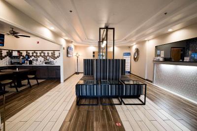 SureStay Plus by Best Western Topeka Northwest