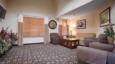 Quality Inn & Suites Lawrence