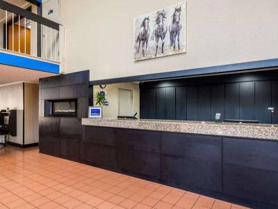 Red Roof Inn Lexington - Hamburg