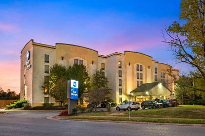 BEST WESTERN Louisville East Inn & Suites