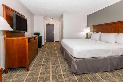Richmond Inn & Suites Trademark Collection Wyndham