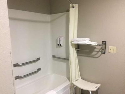 Red Roof Inn & Suites Jackson – Richland