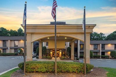 Best Western Plus Cary Inn - NC State