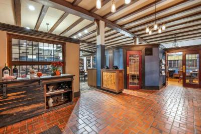 Best Western Premier Mariemont Inn