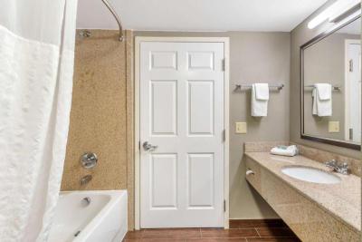Best Western Airport Inn & Suites