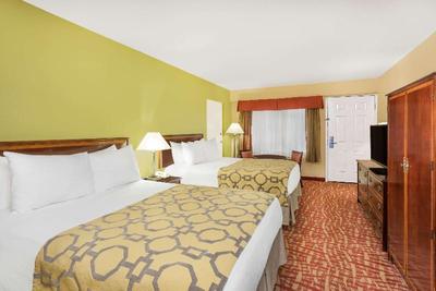 Baymont Inn & Suites Sevierville Pigeon Forge