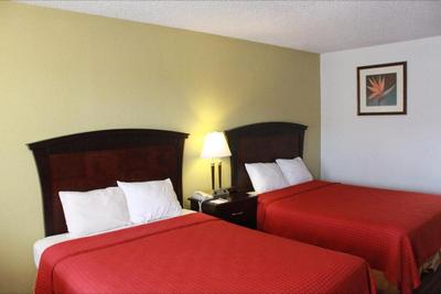 Quality Inn Plainview