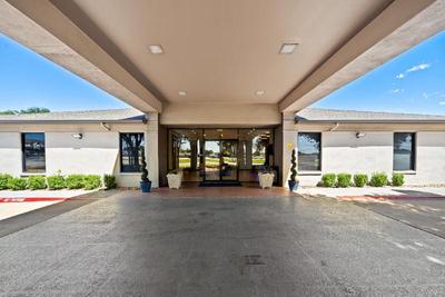 Days Inn by Wyndham Round Rock
