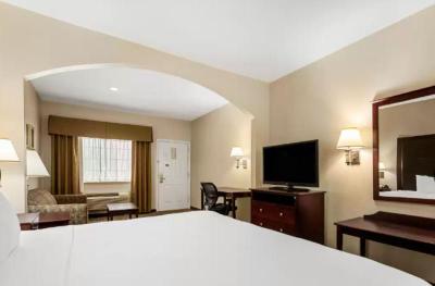 Quality Inn & Suites North Houston