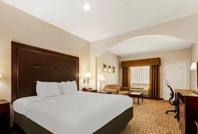 Quality Inn & Suites North Houston